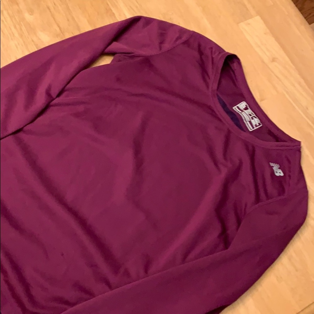 New Balance work out long sleep top.